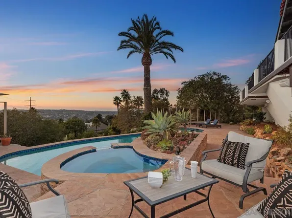 7151 Babilonia St, Carlsbad, CA 92009