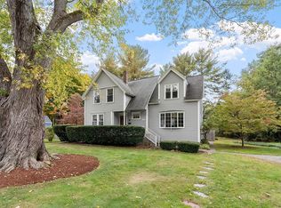 11 Lane Ave, Bedford, MA 01730