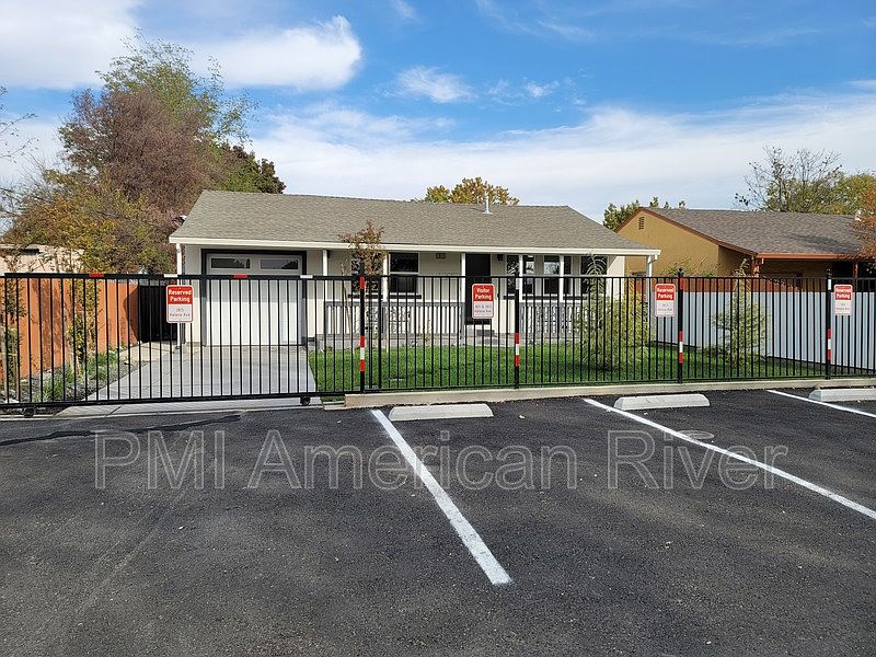 1st image of 1815 Helena Ave