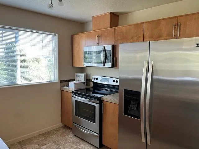 10834 NE Holly St #302 — Photo 3