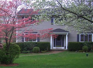 33 Woodridge Dr, Oak Ridge, NJ 07438