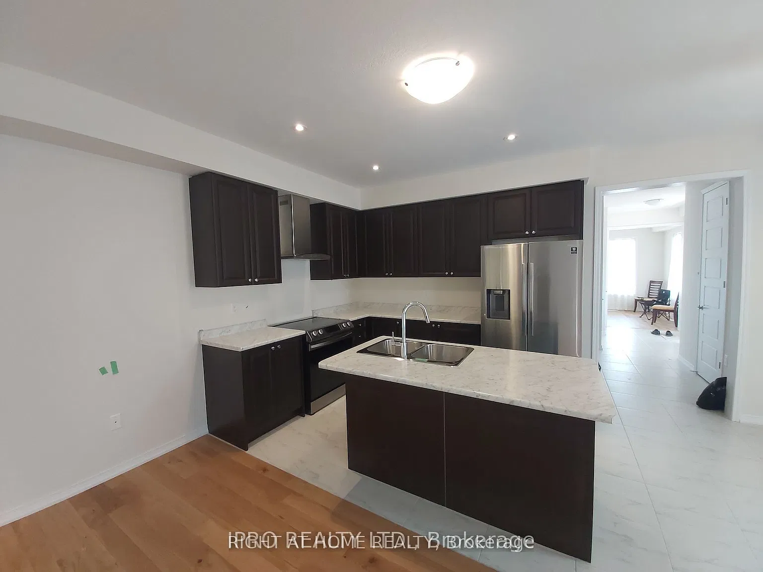 3 bed, $2,500 — Photo 3