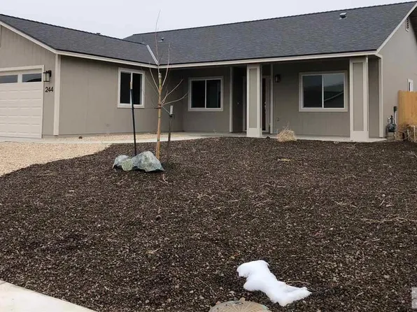 210 Green Ln, Dayton, NV 89403