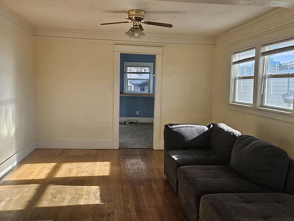 4th image of 1720 Menlo Way
