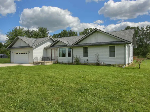 4545 McKinley Rd, China, MI 48054