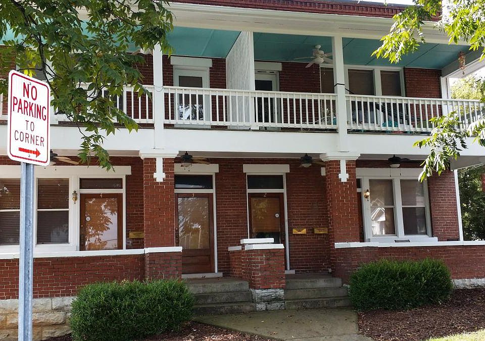 1st image of 1100 Oak St APT 1