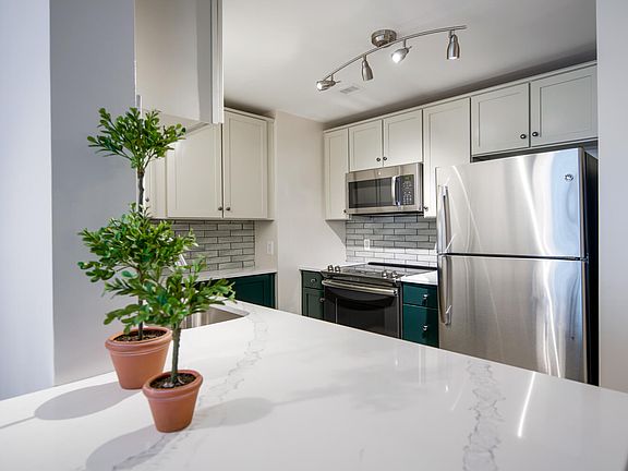 5th image of 1601 Clarendon Blvd #C1111