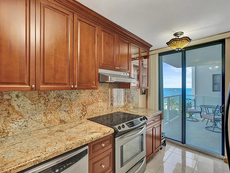 1000 S Ocean Blvd #6M — Photo 13