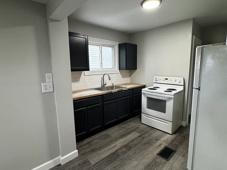 4156 Harris St — Photo 10