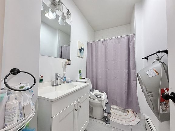 5th image of 38 Woodford St Floor 2