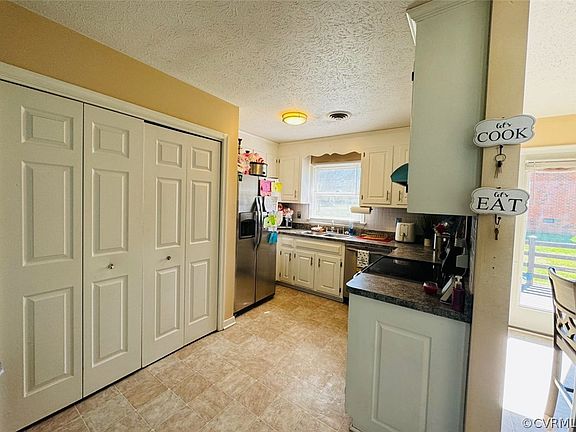 5th image of 6053 Pine St