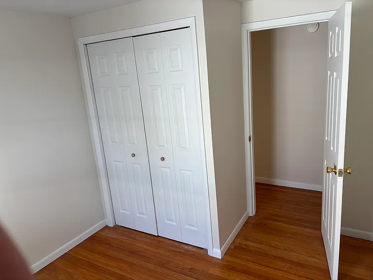 405 Willis Ave #2 — Photo 11