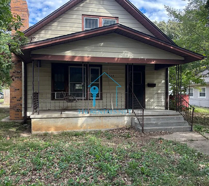 824 W 2nd Ave
