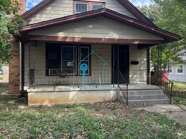 824 W 2nd Ave, El Dorado, KS 67042