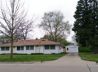 1113 Broadmoor Dr, Champaign, IL 61821
