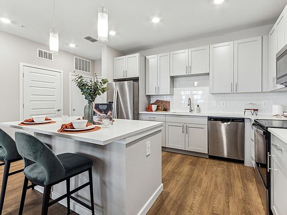 3rd image of 16200 Ascend Village Ln #3-305