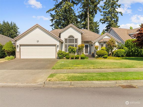 2nd image of 9218 Vancouver Drive NE