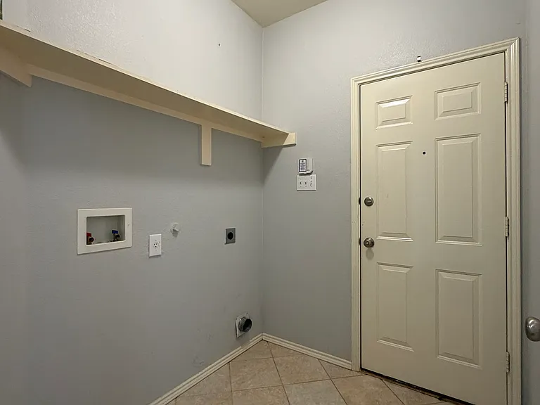 3404 Hidden Valley Dr — Photo 10