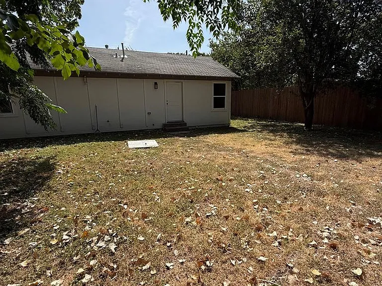 719 English St — Photo 21