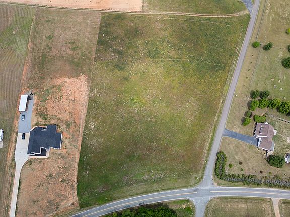 2nd image of 606 McSwain Rd