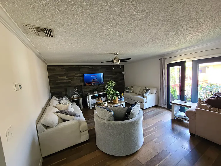 1952 Toucan Way #1403 — Photo 8