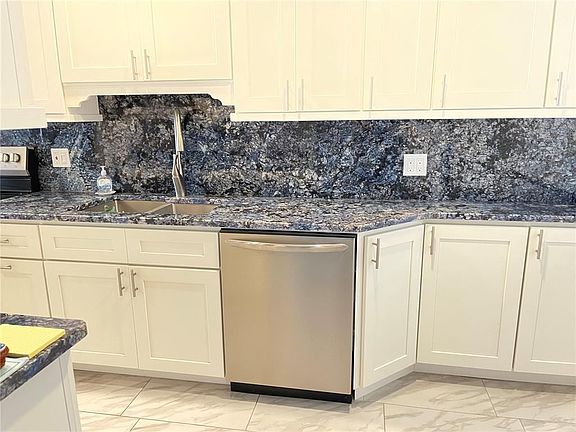 4th image of 300 Woodette Dr APT 103
