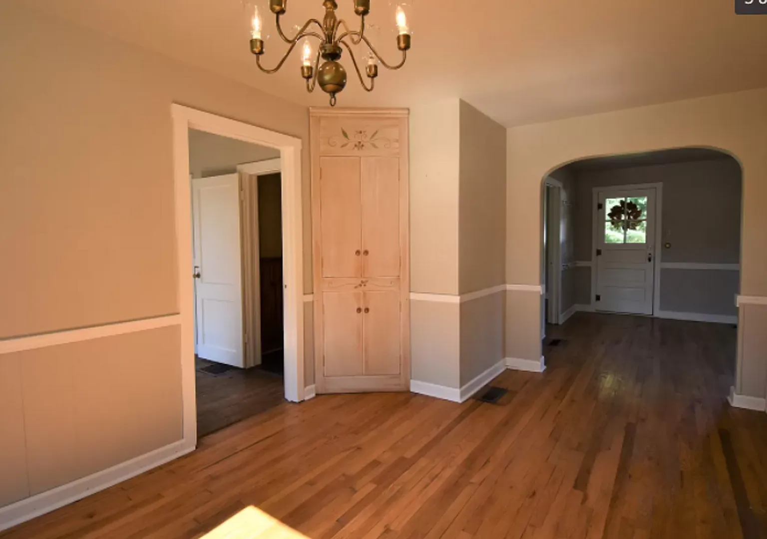 4 bed/3.5 bath, half acre lot, 100 yards from Memorial Stadium! — Photo 4