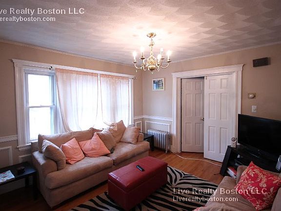 3rd image of 97 Oakland St #2