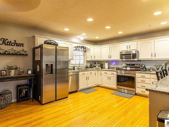 5th image of 160 Rundstrom Way