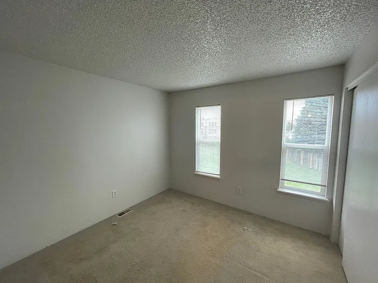 850 Sir Galahad Dr #B — Photo 12