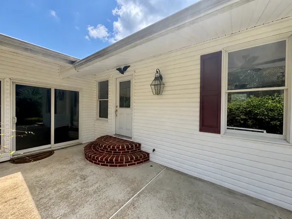 2410 Magnolia Dr, Wilmington, DE 19810