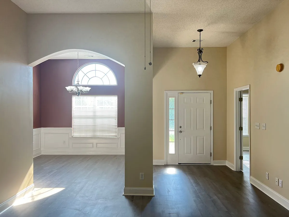 Building Photo - 101 Mallards Landing Dr