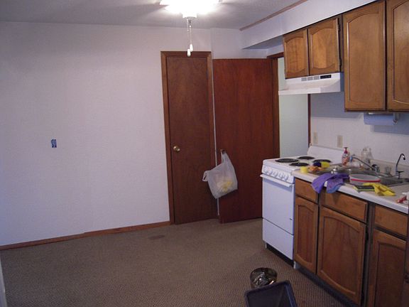 5th image of 305 Grand Ave