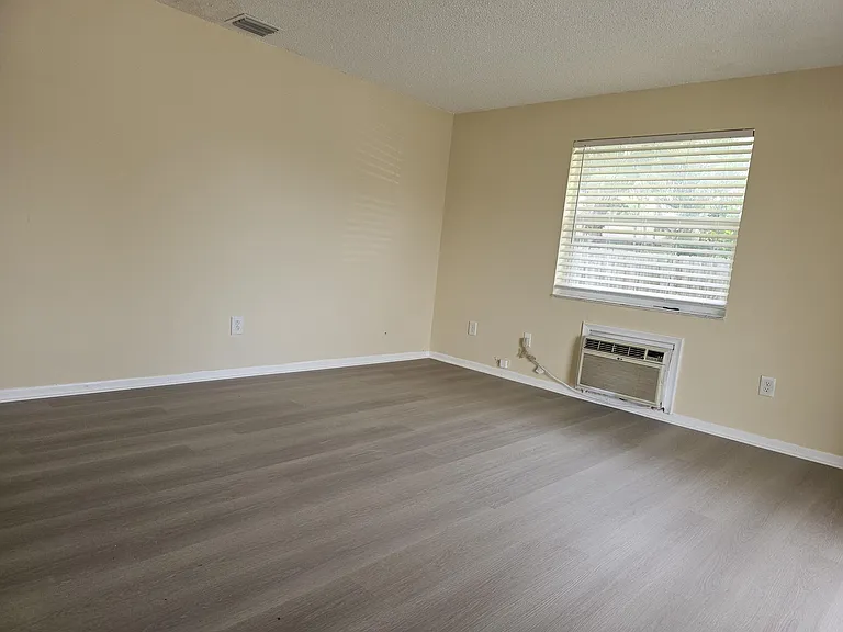 4641 Myla Ln — Photo 3