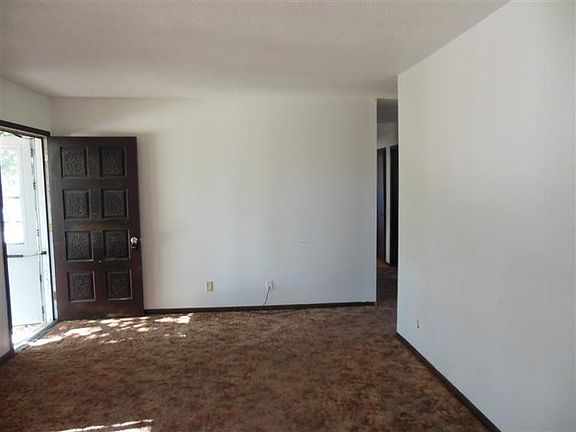 3rd image of 1316 Iuka Dr