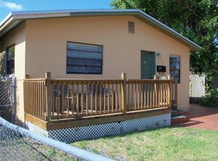 40 SE 12th St, Dania, FL 33004