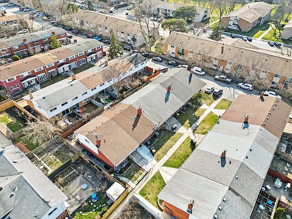 4th image of 8924 Robin Dr APT C