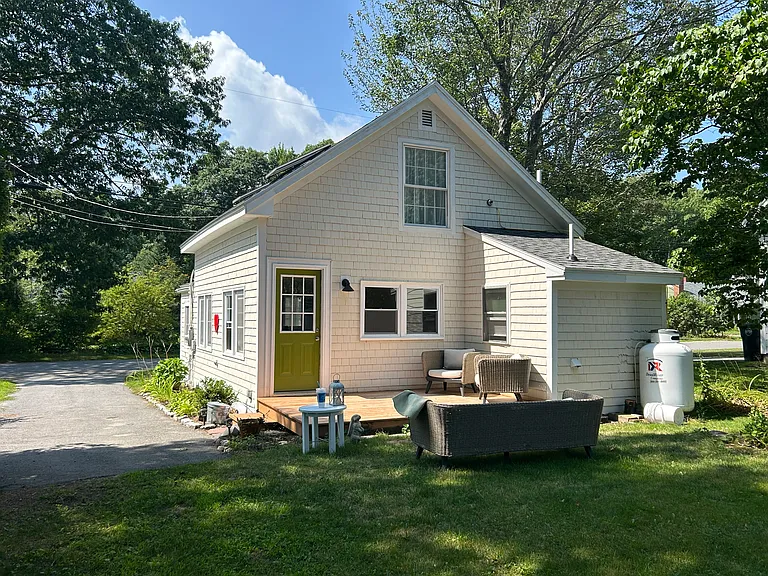57 Underwood Rd — Photo 6