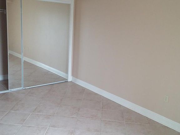 4th image of 3456 Cleary Ave Ste 404