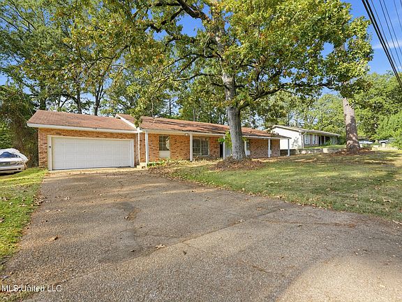 2nd image of 1133 Dardanelle Dr