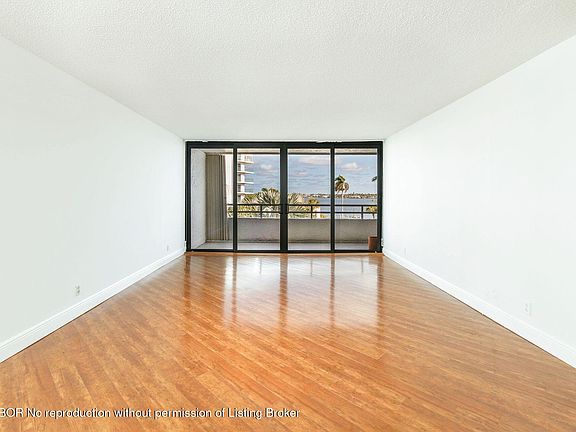 4th image of 3701 S Flagler Dr APT B401