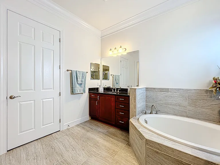 5310 Swift River Ct — Photo 49