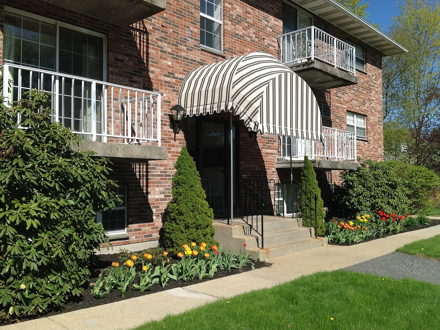 1 bed, 900 sqft, $2,175 — Photo 2