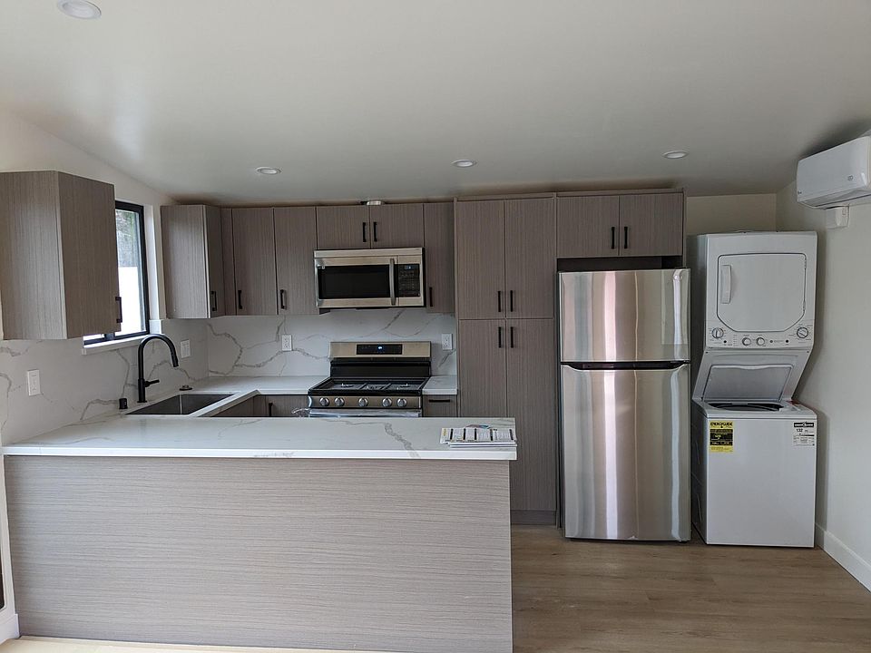 1st image of 514 Blossom Ln