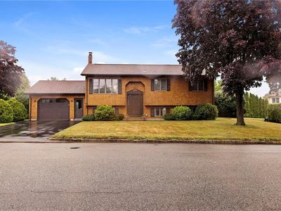 129 Woodside Ave, West Warwick, RI, 02893