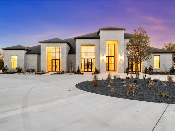 504 Stone Lake Cir, Woodway, TX 76712