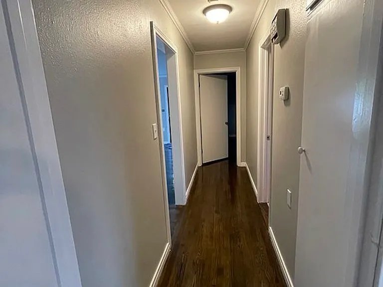 2030 Crockett St — Photo 8