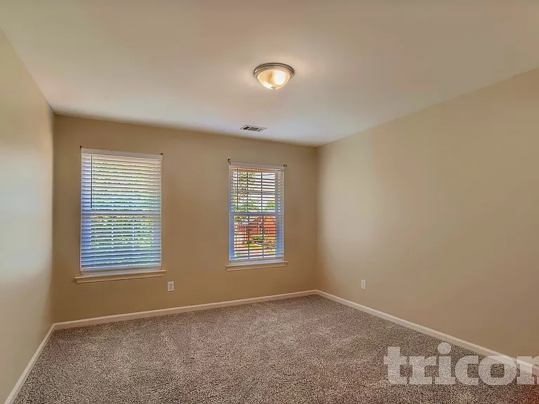 2420 Amber Glen Dr — Photo 6