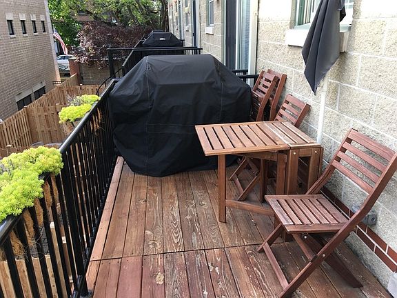 4th image of 1745 N Hermitage Ave APT E