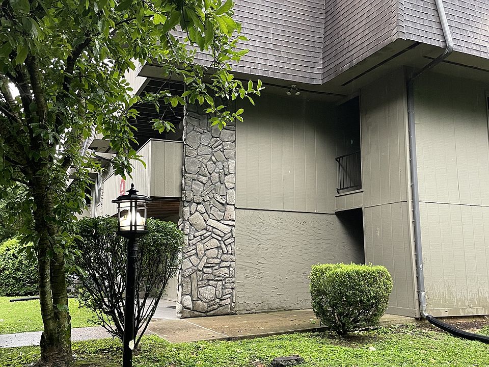 2nd image of 2929 Selena Dr APT K-142